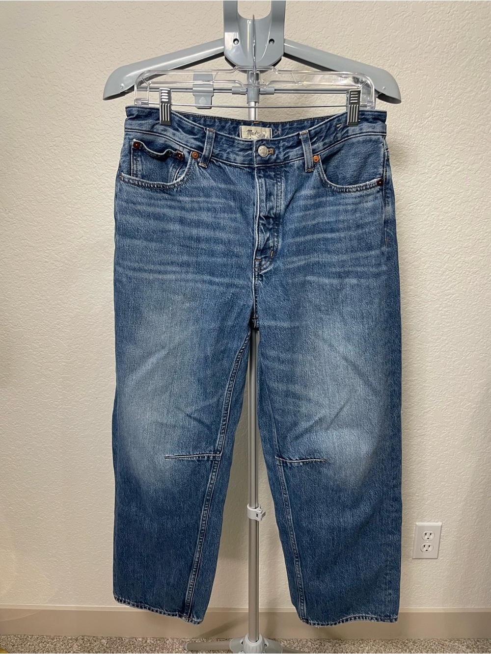 Madewell The Circular Darted Barrel-Leg Jean | Size 28 | Medium Wash